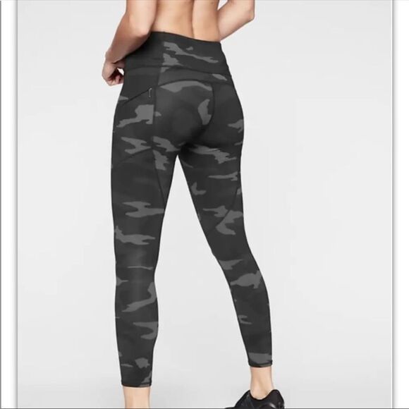ATHLETA | Camo Contender 7/8 Compression Leggings Black Gray Women’s Size Small - Picture 3 of 13